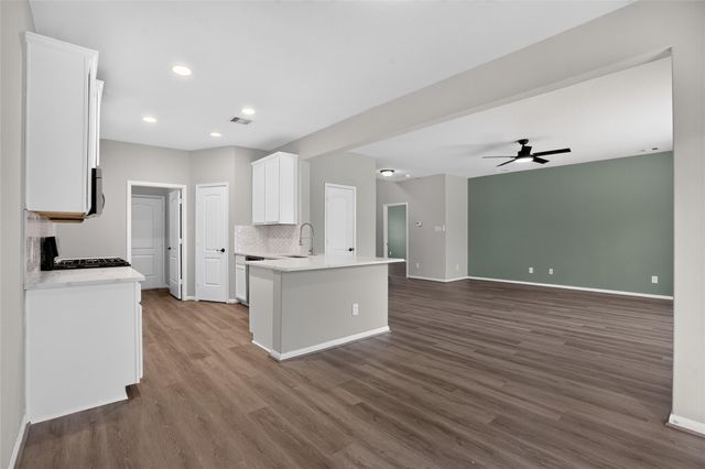7611 Dragon Pearls Lane, Conroe, TX 77304