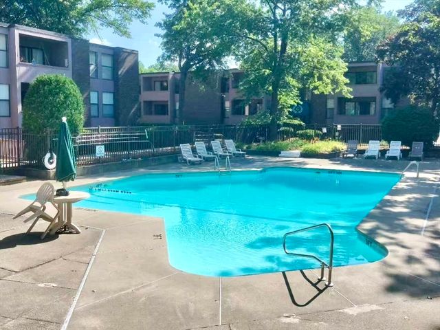 44 Shrewsbury Green Dr B, Shrewsbury, MA 01545