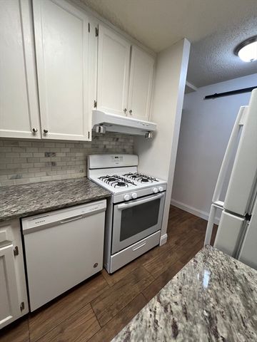 44 Shrewsbury Green Dr B, Shrewsbury, MA 01545