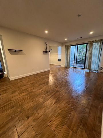 44 Shrewsbury Green Dr B, Shrewsbury, MA 01545