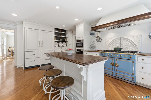 62 Blacksmith Ridge Road, Ridgefield, CT 06877