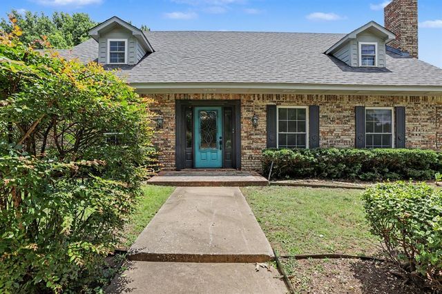 2724 Persimmon Creek Drive, Edmond, OK 73013