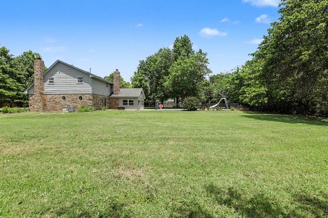 2724 Persimmon Creek Drive, Edmond, OK 73013