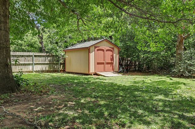 2724 Persimmon Creek Drive, Edmond, OK 73013