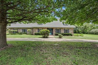 2724 Persimmon Creek Drive, Edmond, OK 73013