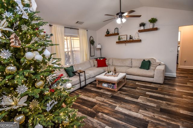 254 Needleleaf Drive, Barnesville, GA 30204