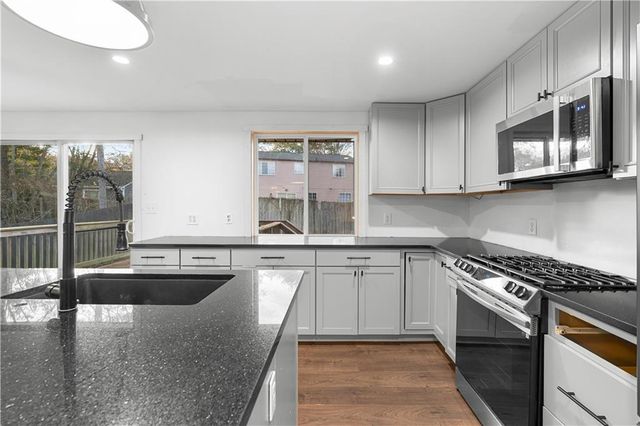 425 Worthington Hills Court, Roswell, GA 30076