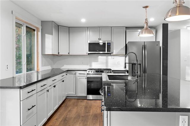 425 Worthington Hills Court, Roswell, GA 30076