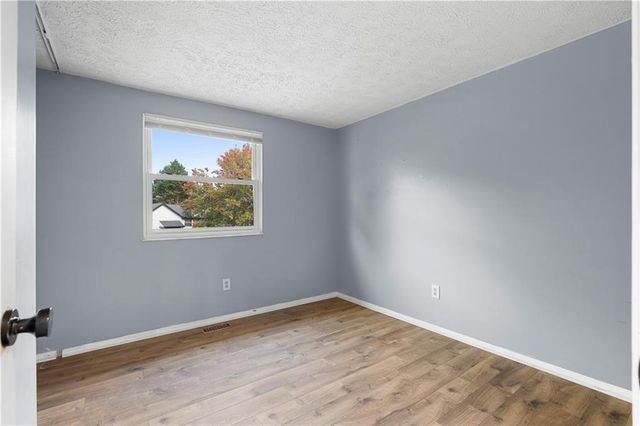 425 Worthington Hills Court, Roswell, GA 30076