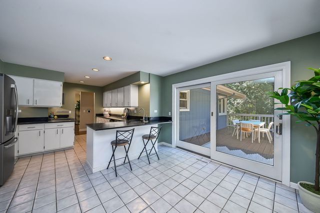 917 Royal Blackheath Court, Naperville, IL 60563