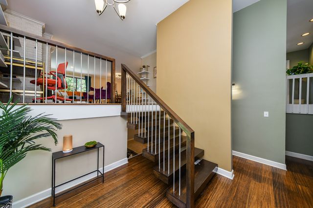 917 Royal Blackheath Court, Naperville, IL 60563