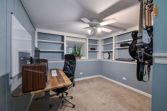 917 Royal Blackheath Court, Naperville, IL 60563