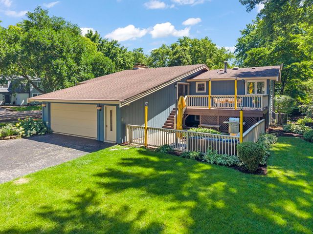 917 Royal Blackheath Court, Naperville, IL 60563