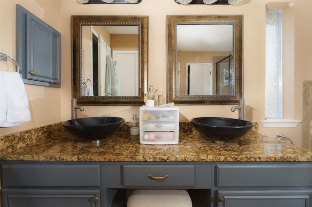 6700 Carisbrooke LN, Austin, TX 78754