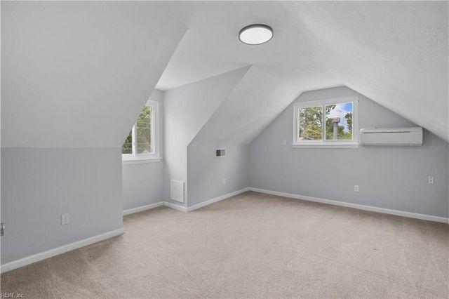 528 Lavender LN, Virginia Beach, VA 23462