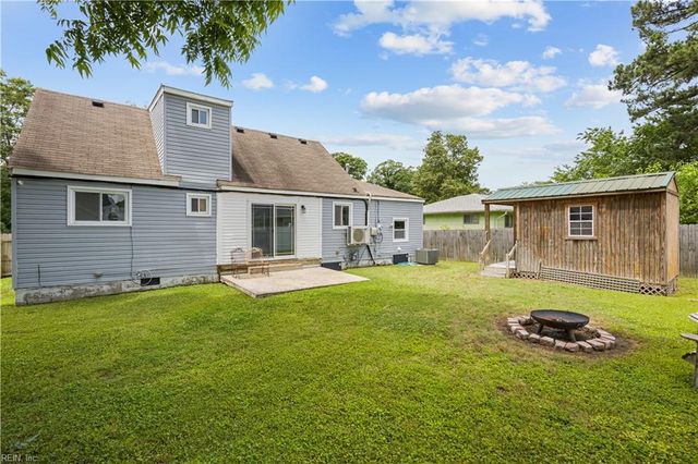 528 Lavender LN, Virginia Beach, VA 23462