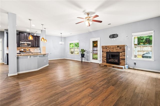 6700 Oak Hill Place, Fairburn, GA 30213