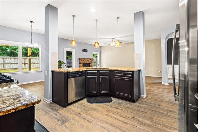 6700 Oak Hill Place, Fairburn, GA 30213