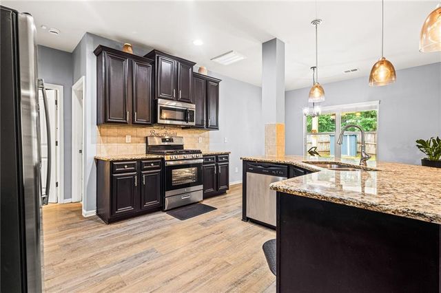 6700 Oak Hill Place, Fairburn, GA 30213
