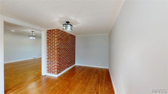 512 W Harris Avenue, Greenville, IL 62246