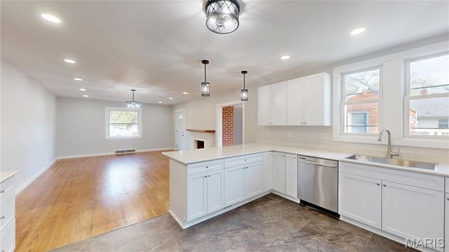 512 W Harris Avenue, Greenville, IL 62246