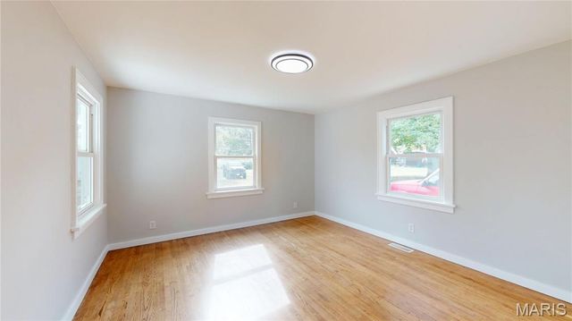 512 W Harris Avenue, Greenville, IL 62246