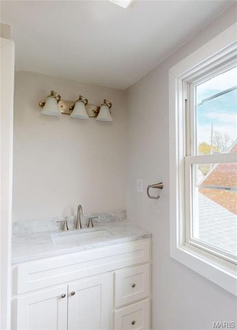 512 W Harris Avenue, Greenville, IL 62246