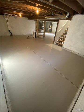 512 W Harris Avenue, Greenville, IL 62246