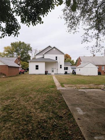 512 W Harris Avenue, Greenville, IL 62246