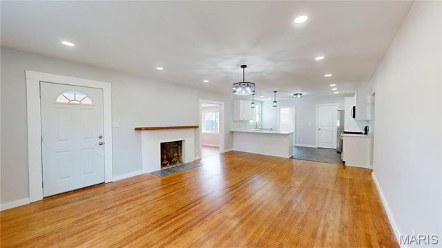 512 W Harris Avenue, Greenville, IL 62246