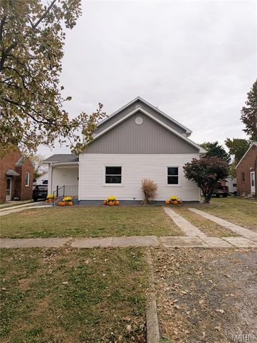 512 W Harris Avenue, Greenville, IL 62246