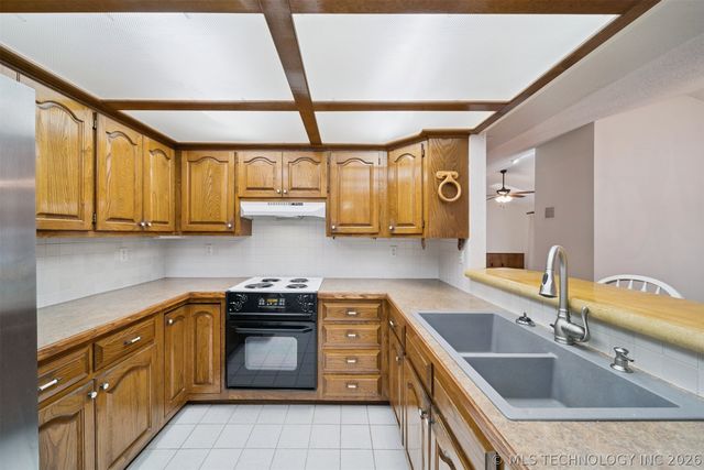 1601 Merlin Circle, Pryor, OK 74361