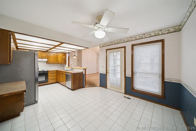 1601 Merlin Circle, Pryor, OK 74361