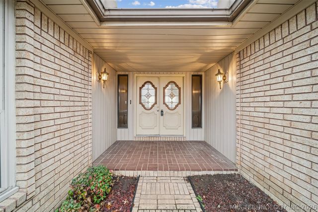 1601 Merlin Circle, Pryor, OK 74361