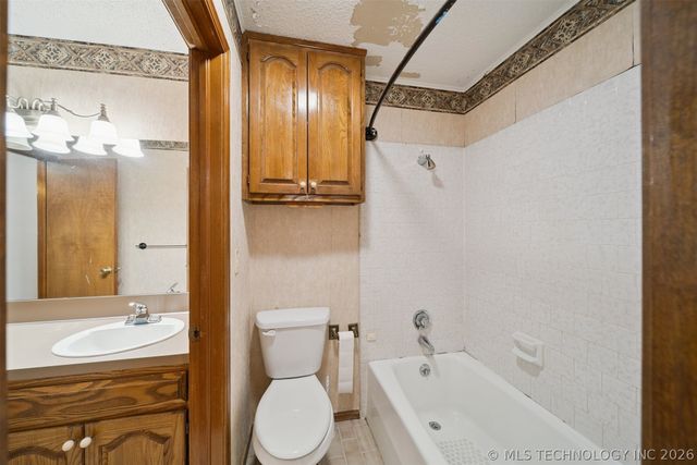 1601 Merlin Circle, Pryor, OK 74361