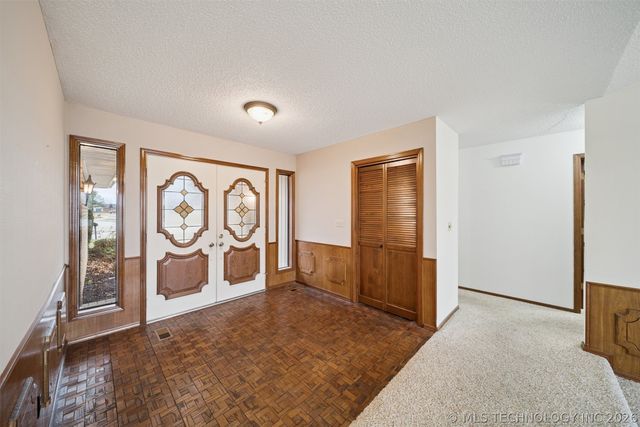 1601 Merlin Circle, Pryor, OK 74361