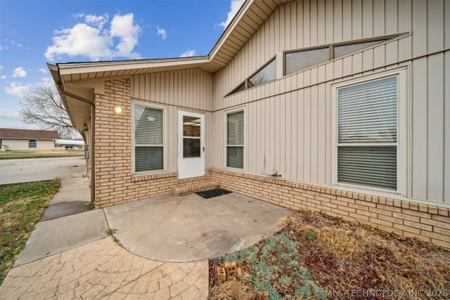 1601 Merlin Circle, Pryor, OK 74361