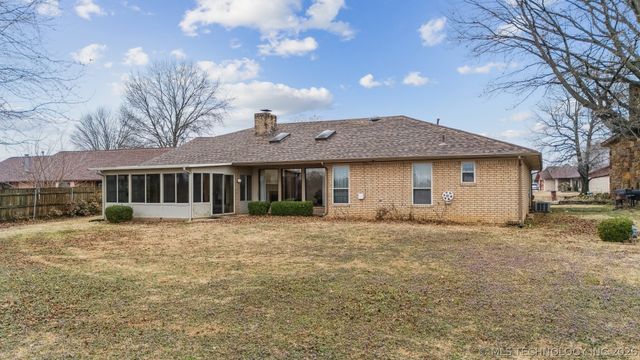 1601 Merlin Circle, Pryor, OK 74361
