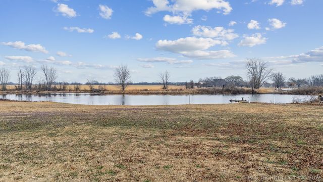 1601 Merlin Circle, Pryor, OK 74361