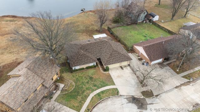 1601 Merlin Circle, Pryor, OK 74361