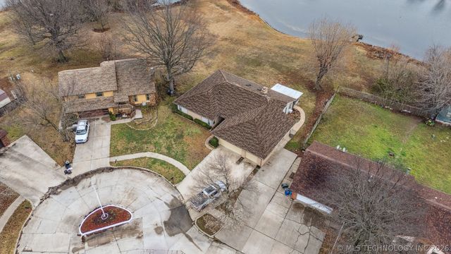 1601 Merlin Circle, Pryor, OK 74361