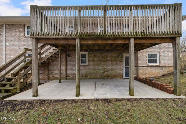 1108 Ridgecrest Road, Johnson City, TN 37604