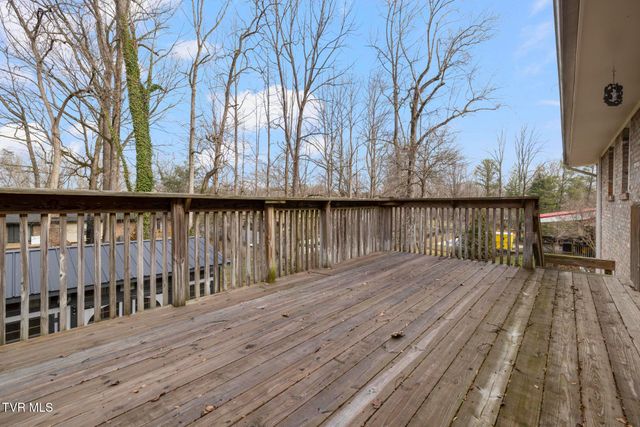 1108 Ridgecrest Road, Johnson City, TN 37604