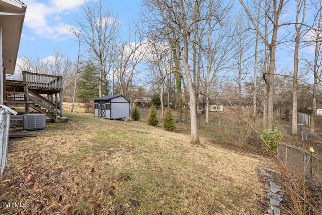 1108 Ridgecrest Road, Johnson City, TN 37604
