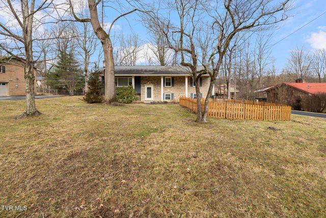 1108 Ridgecrest Road, Johnson City, TN 37604