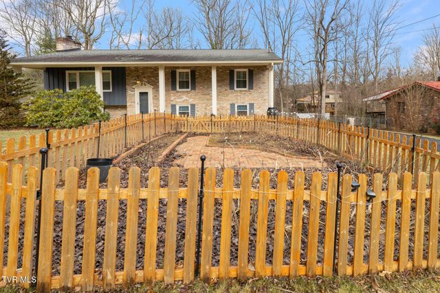 1108 Ridgecrest Road, Johnson City, TN 37604