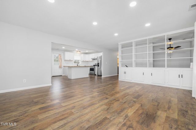 1108 Ridgecrest Road, Johnson City, TN 37604