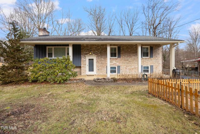 1108 Ridgecrest Road, Johnson City, TN 37604