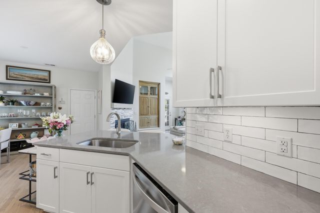 114 Etiwan Park Street, Charleston, SC 29492