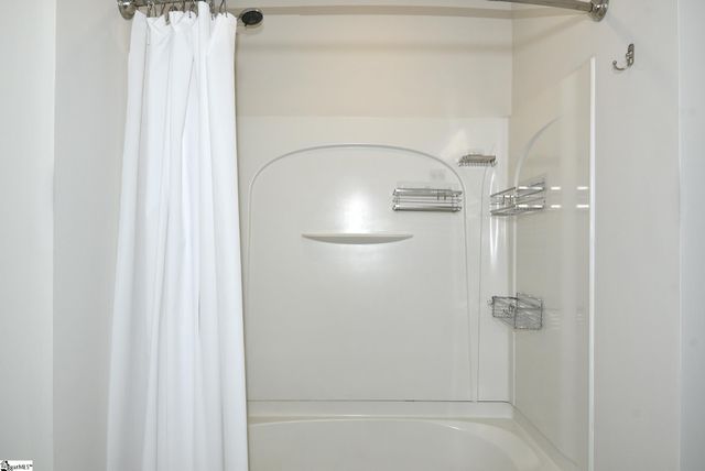 100 Golden Leaf Lane, Simpsonville, SC 29681